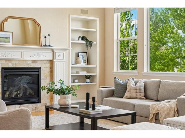 26726 E Peakview Dr, Aurora, CO 80016