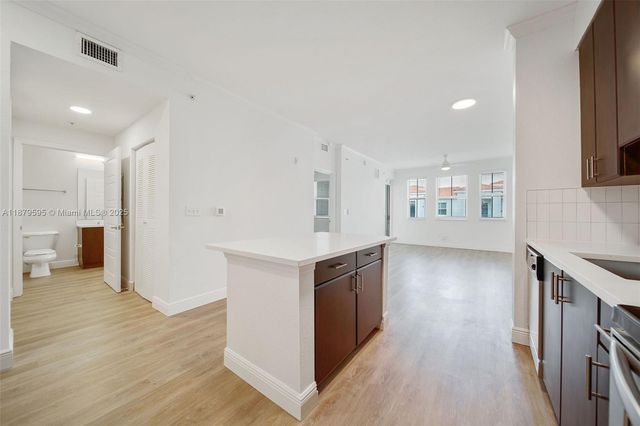 10170 SW 7th St 37-207, Pembroke Pines, FL 33025