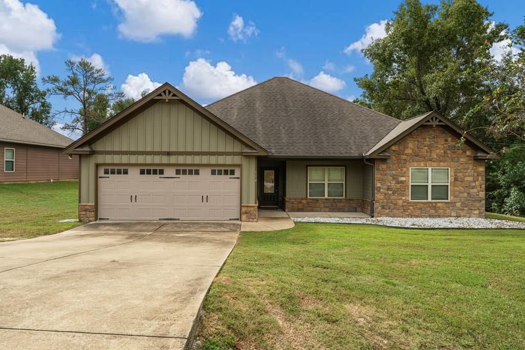 116 Lee Road 2194, Phenix City, AL 36870