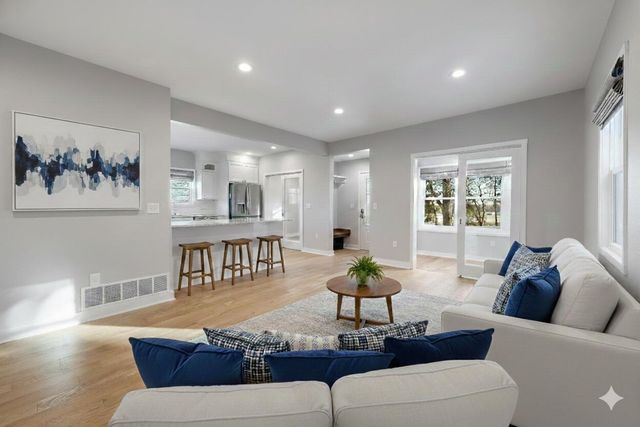 1052 Arrowhead ROAD, Grafton, WI 53024