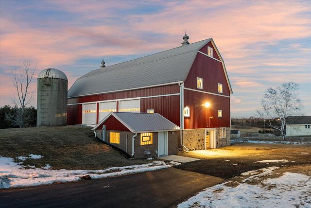 1052 Arrowhead ROAD, Grafton, WI 53024