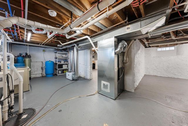 1052 Arrowhead ROAD, Grafton, WI 53024