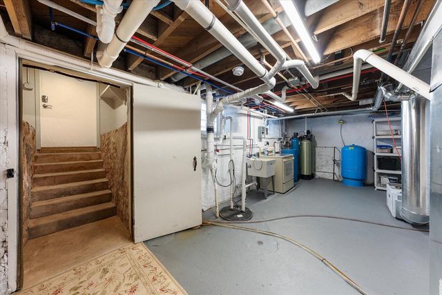 1052 Arrowhead ROAD, Grafton, WI 53024