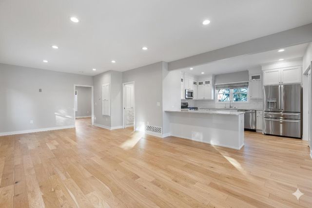 1052 Arrowhead ROAD, Grafton, WI 53024