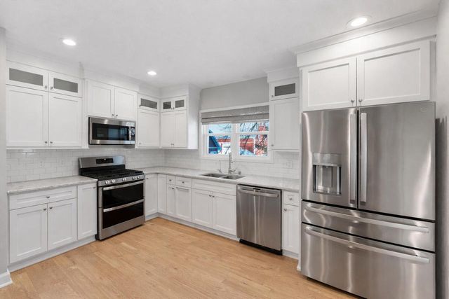 1052 Arrowhead ROAD, Grafton, WI 53024