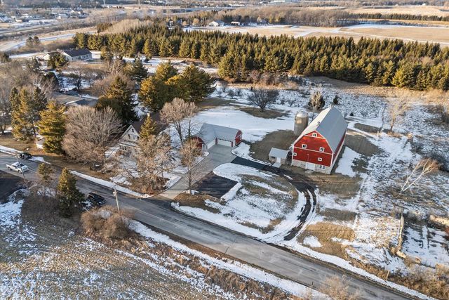 1052 Arrowhead ROAD, Grafton, WI 53024