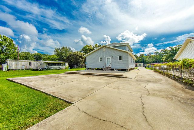 2013 Bull Run Rd, Schriever, LA 70395