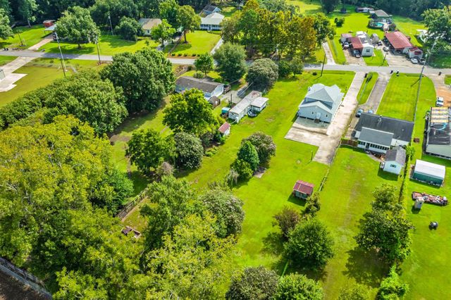 2013 Bull Run Rd, Schriever, LA 70395