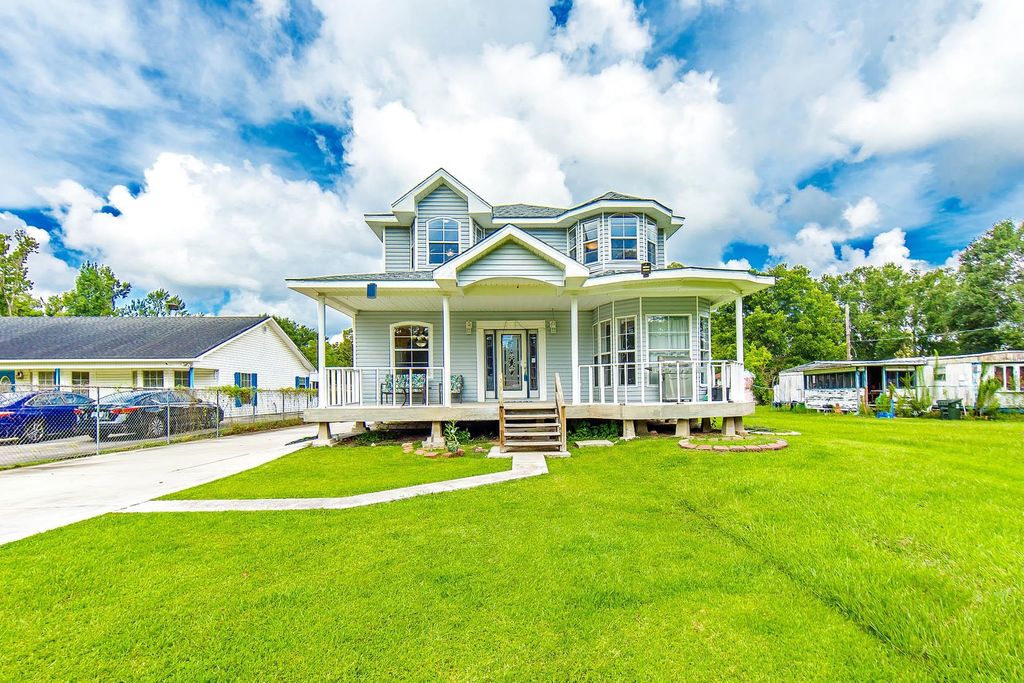 2013 Bull Run Rd, Schriever, LA 70395