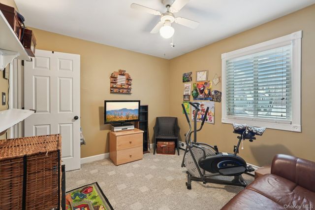 105 Shaker Court N, New Windsor, NY 12553