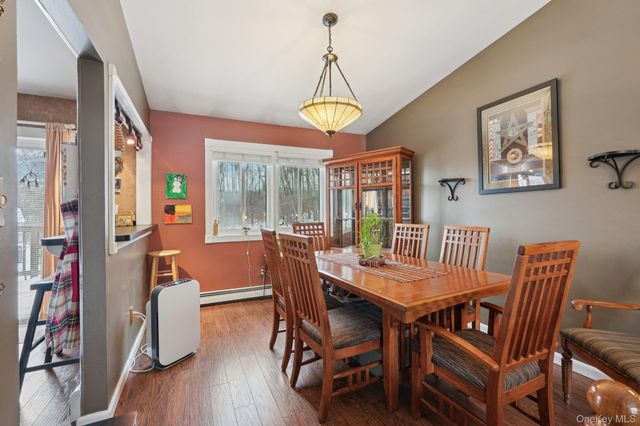 105 Shaker Court N, New Windsor, NY 12553