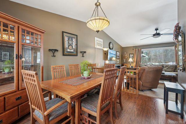 105 Shaker Court N, New Windsor, NY 12553