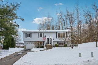 105 Shaker Court N, New Windsor, NY 12553