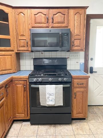 12 Tilton Ave, Brockton, MA 02301