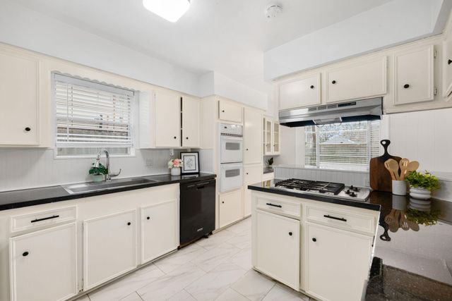 11906 Pompano Lane, Houston, TX 77072