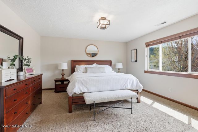 24920 E Bergamot Ct, Liberty Lake, WA 99019