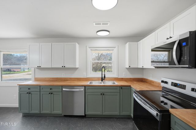 309 Heaton Street, Roan Mountain, TN 37687