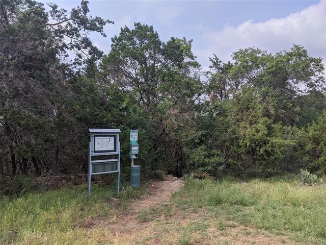 129 Clubhouse DR, Lakeway, TX 78734