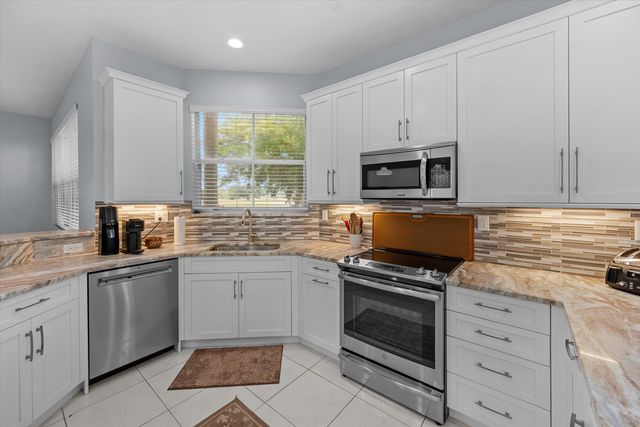 2104 Country Golf Drive, Wellington, FL 33414
