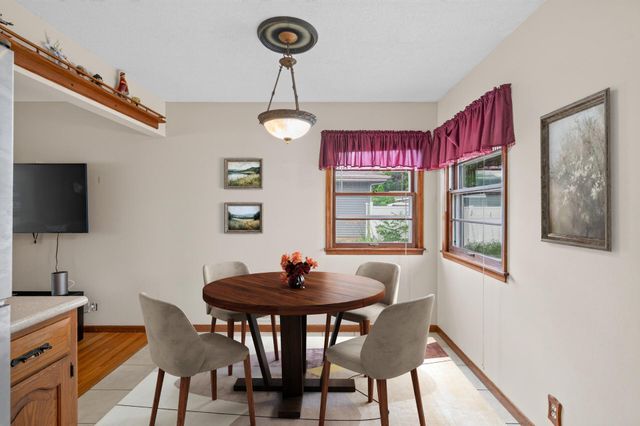 69 Dennis Lane N, Maplewood, MN 55119