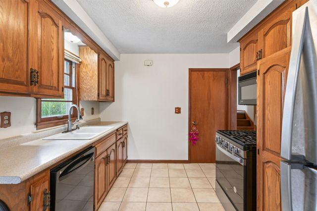 69 Dennis Lane N, Maplewood, MN 55119