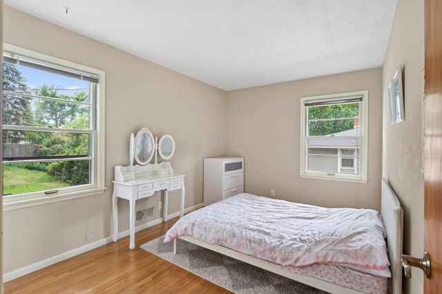69 Dennis Lane N, Maplewood, MN 55119