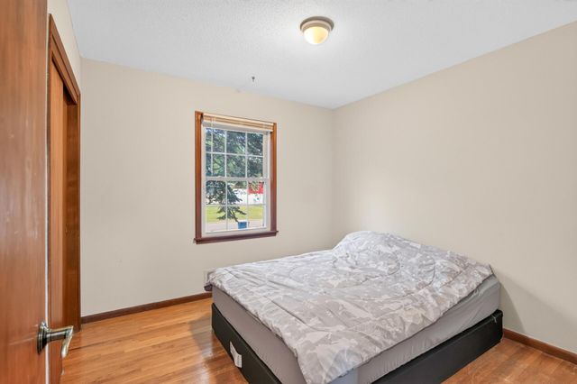 69 Dennis Lane N, Maplewood, MN 55119