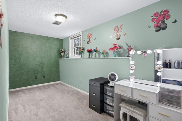 69 Dennis Lane N, Maplewood, MN 55119