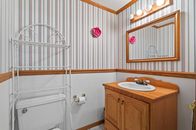 69 Dennis Lane N, Maplewood, MN 55119