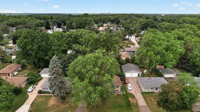 69 Dennis Lane N, Maplewood, MN 55119