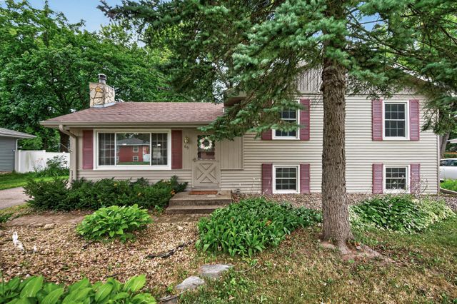 69 Dennis Lane N, Maplewood, MN 55119