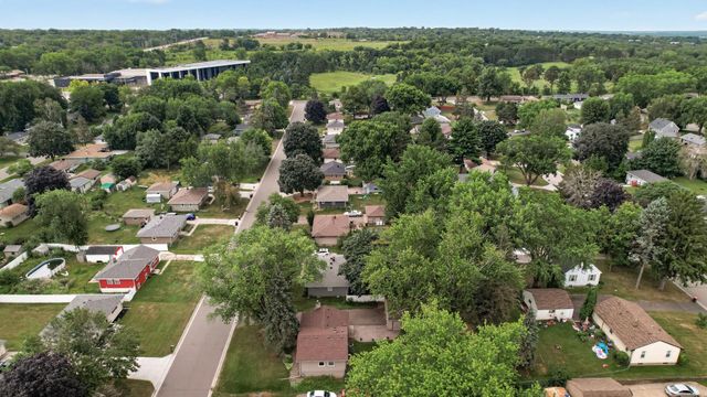 69 Dennis Lane N, Maplewood, MN 55119
