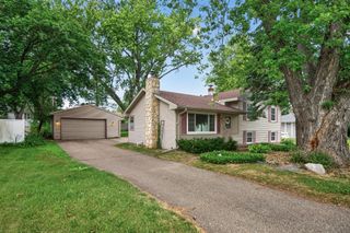 69 Dennis Lane N, Maplewood, MN 55119