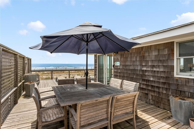 128 Walnut Walk, Fair Harbor, NY 11706