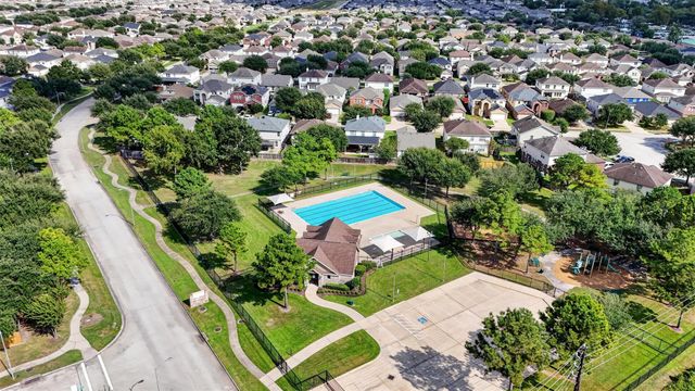 2627 White Bluff Lane, Houston, TX 77038
