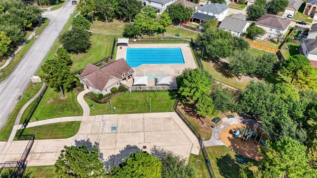 2627 White Bluff Lane, Houston, TX 77038