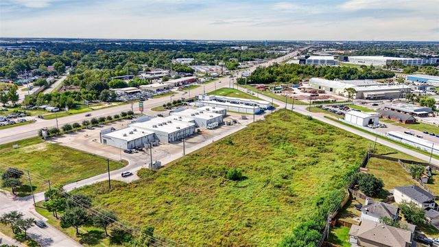 2627 White Bluff Lane, Houston, TX 77038