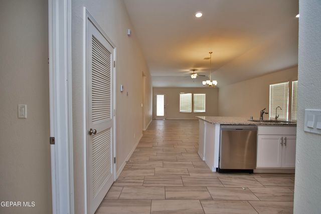 285 PENBRIDGE Place, El Paso, TX 79928