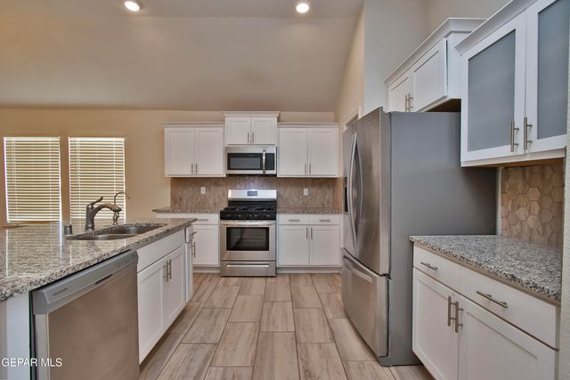 285 PENBRIDGE Place, El Paso, TX 79928