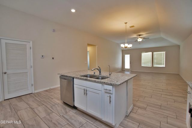 285 PENBRIDGE Place, El Paso, TX 79928