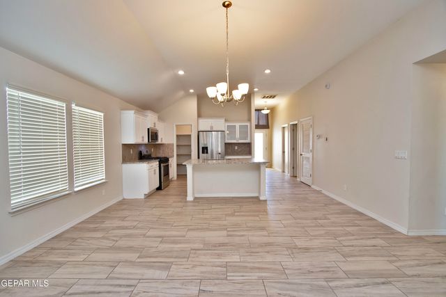 285 PENBRIDGE Place, El Paso, TX 79928