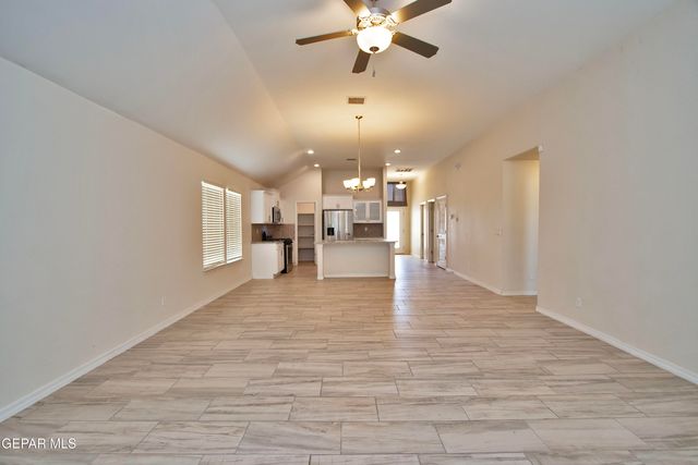 285 PENBRIDGE Place, El Paso, TX 79928