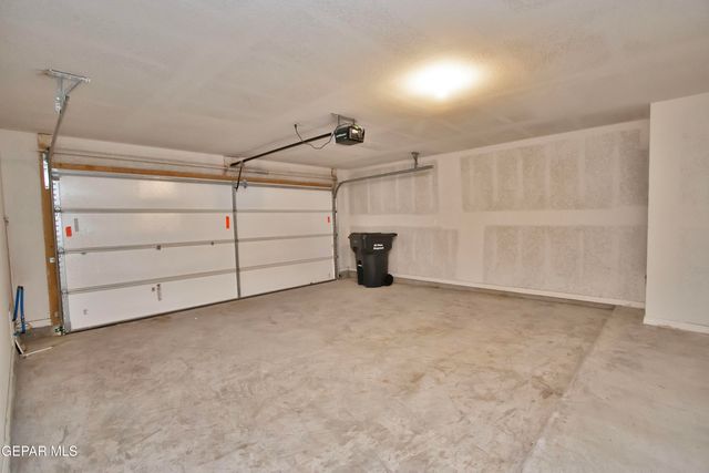 285 PENBRIDGE Place, El Paso, TX 79928