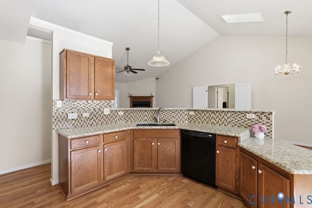 8707 Rockcrest Ct, Richmond, VA 23235