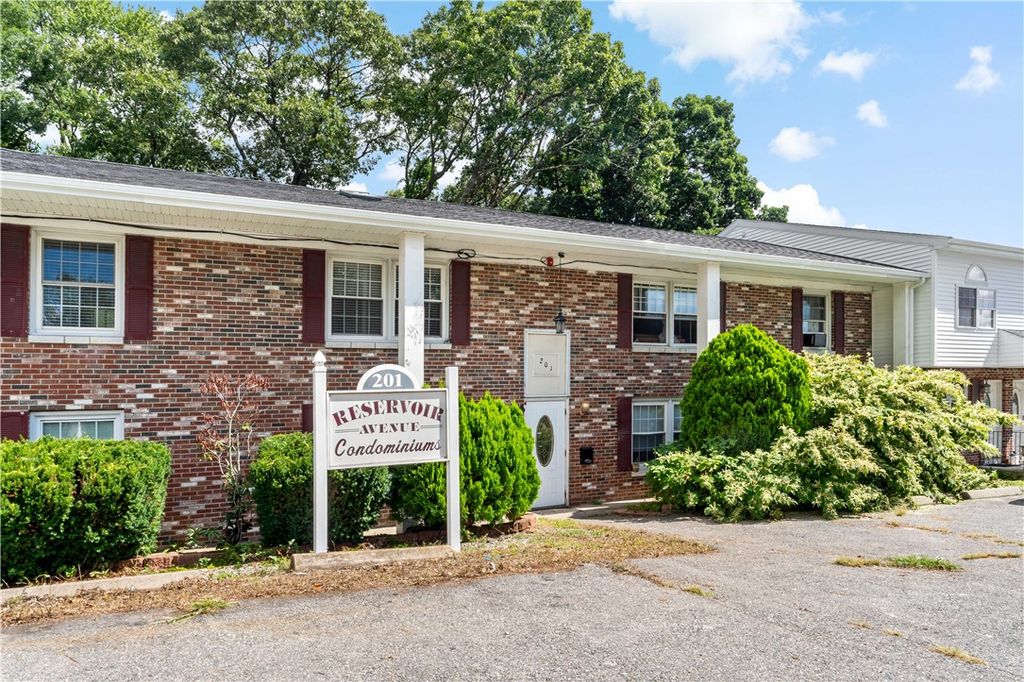201 Reservoir Avenue, Lincoln, RI 02865