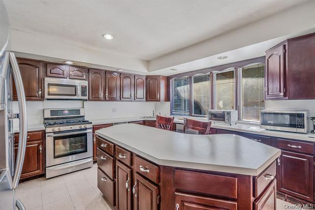 2864 Eastern Boulevard, Baldwin, NY 11510