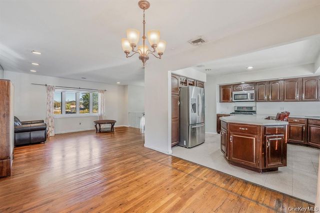 2864 Eastern Boulevard, Baldwin, NY 11510