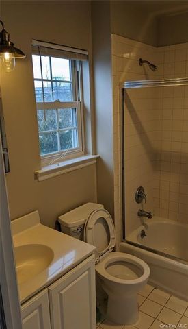 16 Nelson Avenue, Hicksville, NY 11801