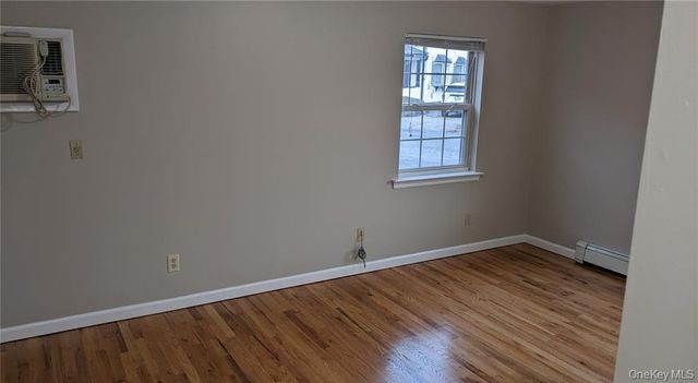 16 Nelson Avenue, Hicksville, NY 11801