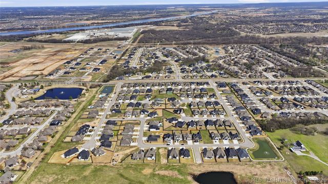 13657 S 20th Place E, Bixby, OK 74008
